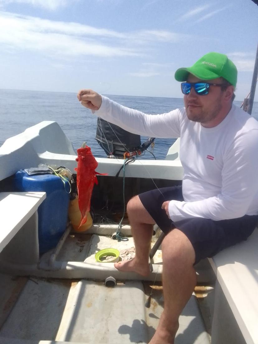 Guests enjoying a Mirissa Sri Lanka ocean experience